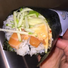 Gluten-free sushi burrito from Uma Temakeria